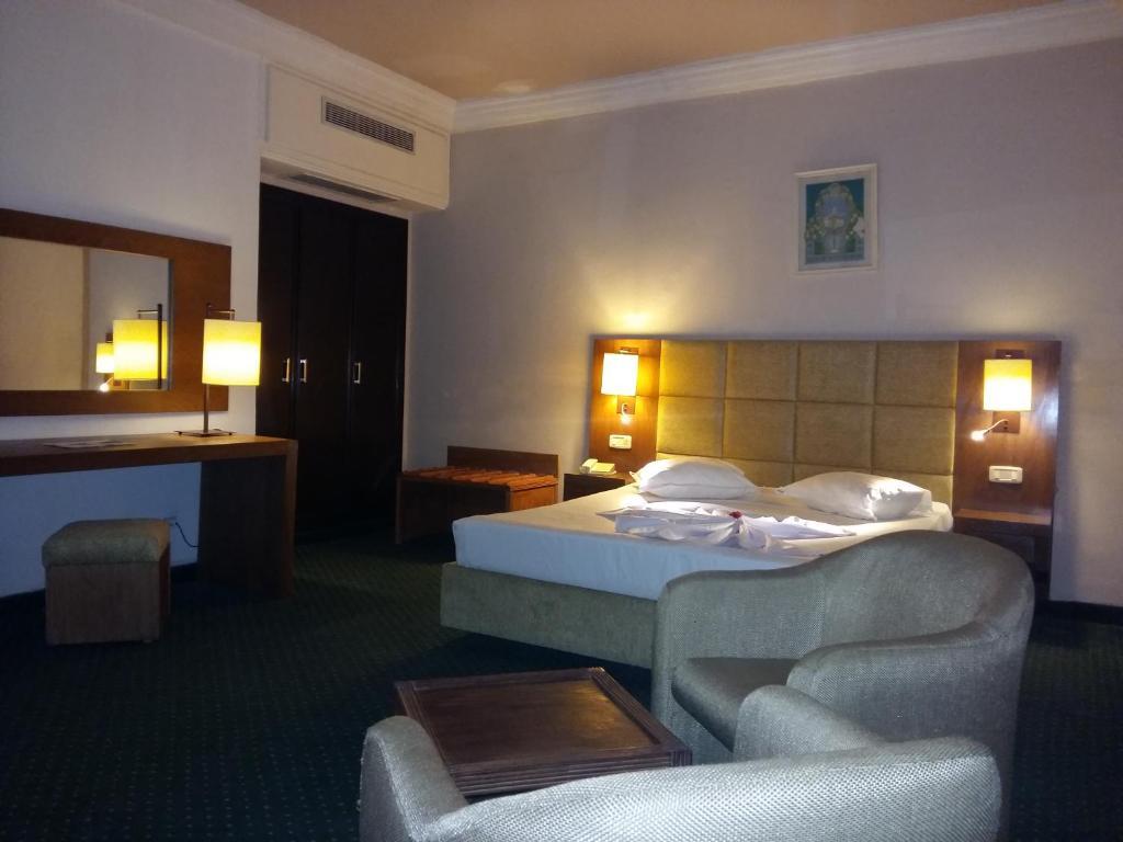 Hotel Ibn Khaldoun Tunis Exterior photo