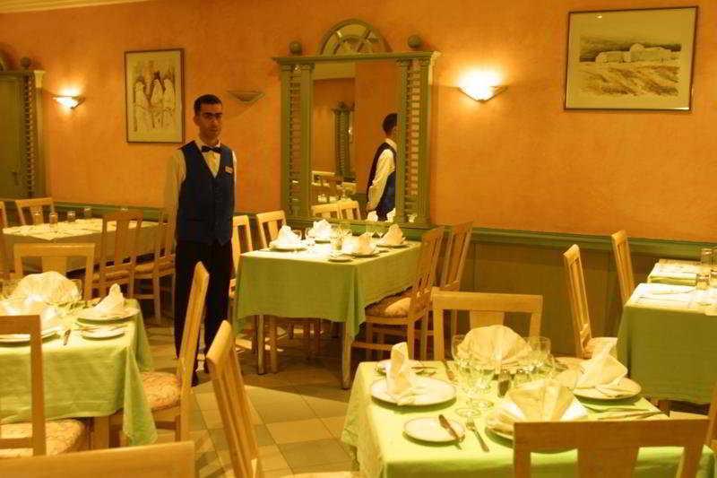 Hotel Ibn Khaldoun Tunis Exterior photo