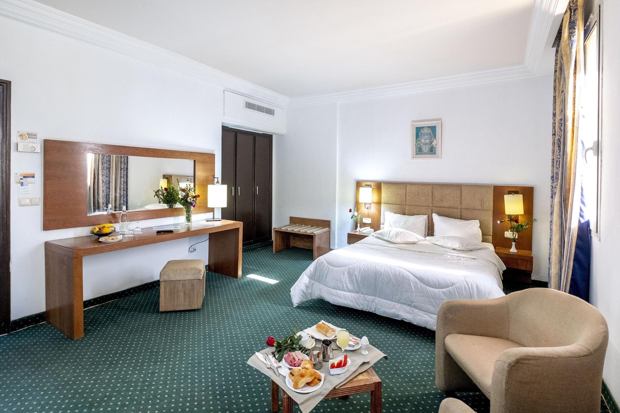 Hotel Ibn Khaldoun Tunis Exterior photo